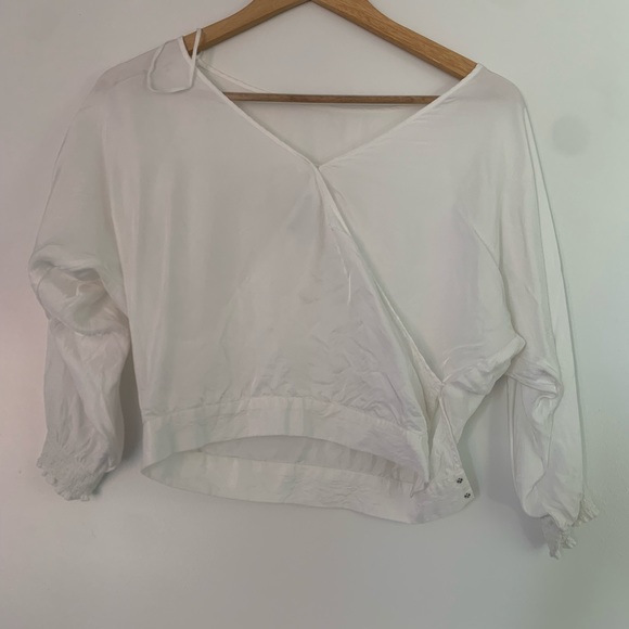 Aritzia Tops - Aritzia Silk Crop Top